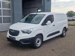 Weiß Gebraucht 2021 Opel Combo Edition Van / Kleinbus | 13.998 € (Guter Preis)