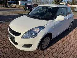 Weiß (metallic) Gebraucht 2012 Suzuki Swift Club Limousine | 5.997 € (Fairer Preis)