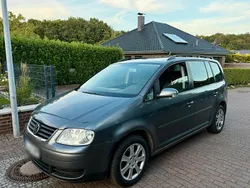 Grau Gebraucht 2005 VW Touran Van / Kleinbus | 2.200 € (Fairer Preis)