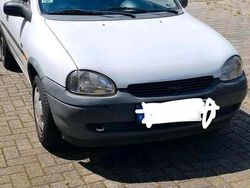 Weiß Gebraucht 2005 Opel Corsa Kleinwagen | 600 € (Guter Preis)
