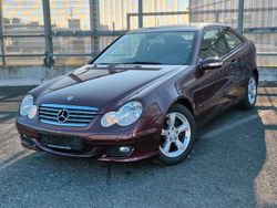 Rot Gebraucht 2006 Mercedes C180 Coupé | 5.450 €