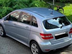 Silber Gebraucht 2011 Mercedes B180 Van / Kleinbus | 3.750 €