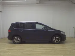 Schwarz Gebraucht 2022 VW Touran Active Van / Kleinbus | 22.680 € (Superpreis)