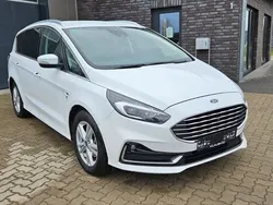 Weiß Gebraucht 2019 Ford S-MAX Titanium Van / Kleinbus | 13.199 € (Superpreis)
