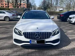 Weiß Gebraucht 2019 Mercedes E220 Limousine | 33.000 € (Teuer)