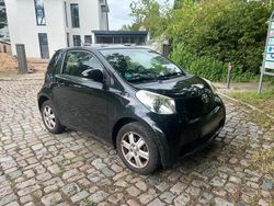 Schwarz Gebraucht 2012 Toyota iQ Kleinwagen | 2.900 €