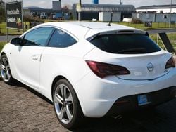 Weiß Gebraucht 2012 Opel Astra GTC Innovation Limousine | 7.999 € (Fairer Preis)