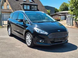 Schwarz Gebraucht 2017 Ford S-MAX Titanium Van / Kleinbus | 17.999 € (Fairer Preis)