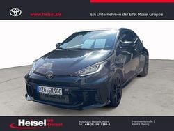 Precious schwarz Gebraucht 2024 Toyota Yaris Kleinwagen | 47.760 € (Guter Preis)