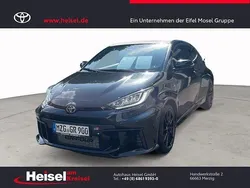 Precious schwarz Gebraucht 2024 Toyota Yaris Kleinwagen | 47.760 € (Guter Preis)