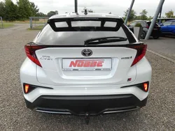 Platinumweiss perleffekt/schwa Gebraucht 2022 Toyota C-HR Sport SUV | 25.550 € (Fairer Preis)