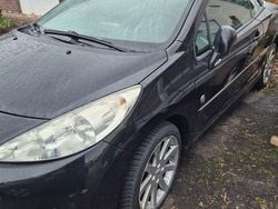 Schwarz Gebraucht 2010 Peugeot 207 CC Roland Garros Cabrio | 3.650 € (Fairer Preis)