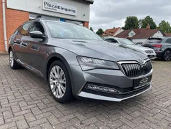 Grau Gebraucht 2022 Skoda Superb Ambition Kombi | 23.998 € (Fairer Preis)