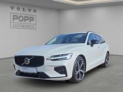 Crystal white pearl / metallic Gebraucht 2024 Volvo V60 Plus Kombi | 36.990 € (Guter Preis)