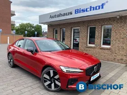 Rot Gebraucht 2024 Volvo S60 Ultimate Limousine | 44.990 € (Guter Preis)