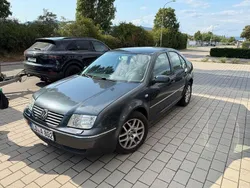Grau Gebraucht 2002 VW Bora Limousine | 3.350 € (Teuer)
