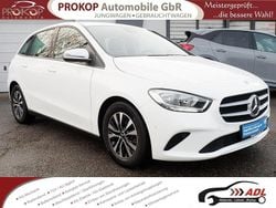 Weiß Gebraucht 2022 Mercedes B180 Van / Kleinbus | 23.849 € (Superpreis)