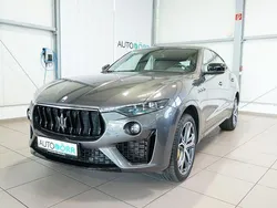 Grau Gebraucht 2021 Maserati Levante SUV | 59.900 € (Fairer Preis)
