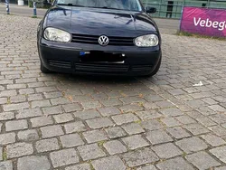 Blau Gebraucht 2001 VW Golf IV Edition Limousine | 2.000 € (Fairer Preis)