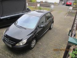 Schwarz Gebraucht 2002 Peugeot 307 Kleinwagen | 900 € (Superpreis)