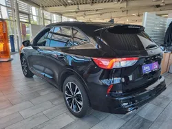 Obsidianschwarz metallic Gebraucht 2022 Ford Kuga ST-Line SUV | 25.980 € (Guter Preis)