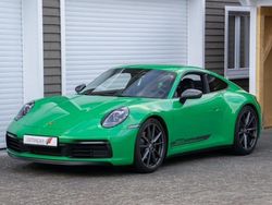 Grün Gebraucht 2023 Porsche 911 Carrera T Coupé | 129.992 € (Etwas zu teuer)