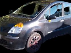 Schwarz Gebraucht 2005 Renault Modus Van / Kleinbus | 350 €