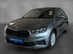 Grau Gebraucht 2023 Skoda Fabia Active Limousine | 14.490 € (Fairer Preis)