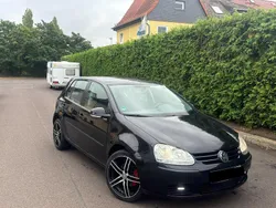 Schwarz Gebraucht 2005 VW Golf V Kleinwagen | 2.900 € (Fairer Preis)