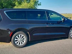 Andere außenfarben Gebraucht 2016 Chrysler Pacifica SUV | 16.000 €