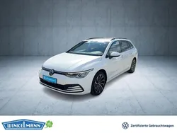 Weiß Gebraucht 2022 VW Golf VIII Life Kombi | 15.450 € (Fairer Preis)