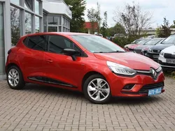 Rot Gebraucht 2016 Renault Clio IV LIMITED Limousine | 9.950 € (Fairer Preis)