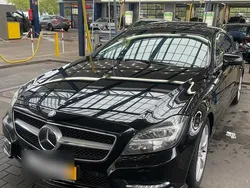 Schwarz Gebraucht 2011 Mercedes CLS500 AMG Limousine | 16.200 €