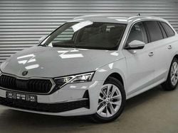 Moonweiss metallic (2y) Gebraucht 2024 Skoda Octavia Kombi | 35.599 € (Etwas zu teuer)