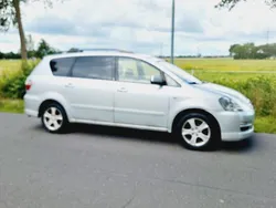Silber Gebraucht 2005 Toyota Avensis Verso Sol Van / Kleinbus | 2.600 €