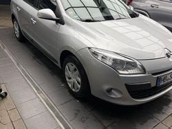 Silber Gebraucht 2011 Renault Mégane III Dynamique Limousine | 4.300 € (Fairer Preis)