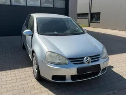 Silber Gebraucht 2007 VW Golf V Limousine | 3.600 €