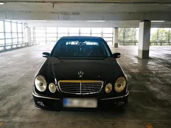 Schwarz Gebraucht 2004 Mercedes E400 Limousine | 5.000 €