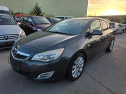 Grau Gebraucht 2011 Opel Astra Edition Limousine | 5.500 € (Fairer Preis)