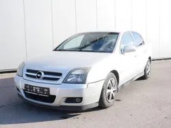 Silber Gebraucht 2005 Opel Vectra Edition Limousine | 220 €