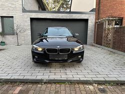 Schwarz Gebraucht 2013 BMW 318 Comfort Edition Limousine | 11.950 € (Fairer Preis)
