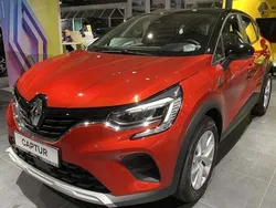 Rot metallic Gebraucht 2022 Renault Captur Evolution SUV | 16.990 € (Guter Preis)