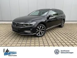 Schwarz (deep black perleffekt) Gebraucht 2022 VW Passat Elegance Kombi | 22.639 € (Fairer Preis)