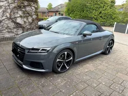 Grau Gebraucht 2017 Audi TT Roadster S-Line Cabrio | 30.400 € (Fairer Preis)