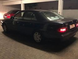 Schwarz Gebraucht 2001 Mercedes E220 Classic Limousine | 2.950 € (Guter Preis)