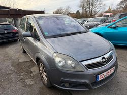 Grau Gebraucht 2005 Opel Zafira Edition Van / Kleinbus | 1.490 € (Fairer Preis)