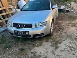 Grau Gebraucht 2006 Audi A4 Limousine | 1.300 €