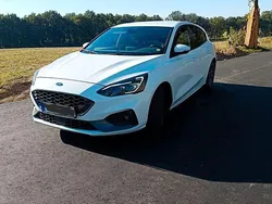 Weiß Gebraucht 2021 Ford Focus ST Limousine | 22.799 € (Guter Preis)