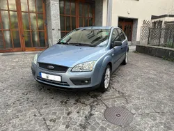 Blau Gebraucht 2005 Ford Focus Ambiente Limousine | 799 € (Guter Preis)