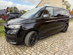 Schwarz Gebraucht 2024 VW T7 Life Van | 50.400 € (Guter Preis)